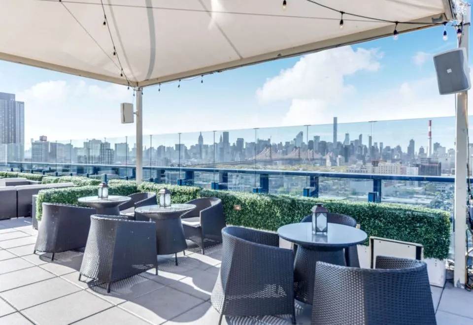 Vista LIC Hotel, Premier Collection by Best Western