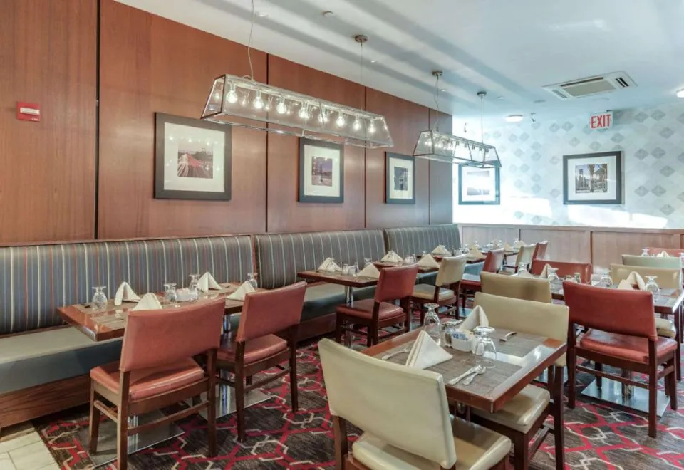 Vista LIC Hotel, Premier Collection by Best Western