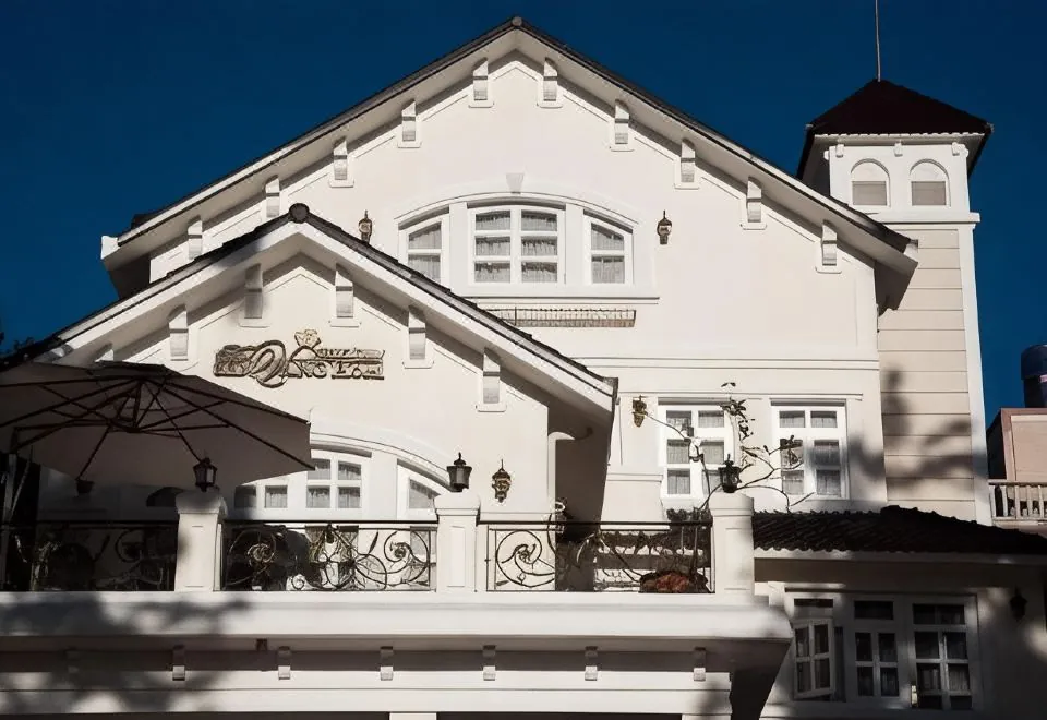 Hoa Sen Vang Villa Hotel