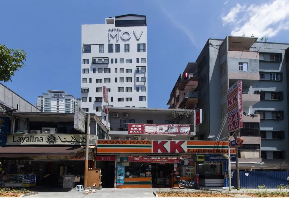 OYO 304 Zero Hour Hotel