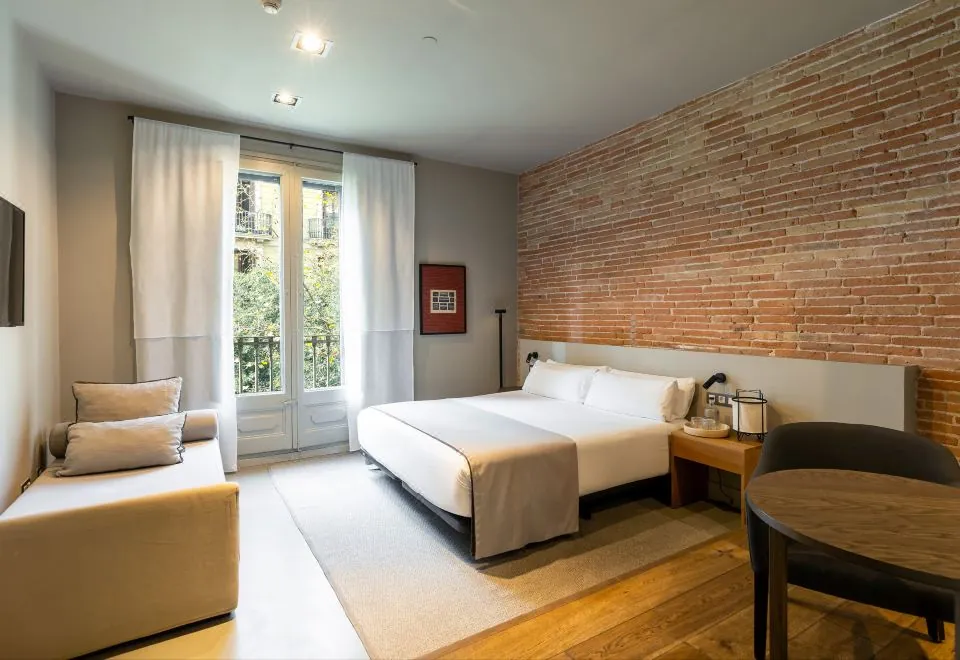 Uma Suites Pau Claris