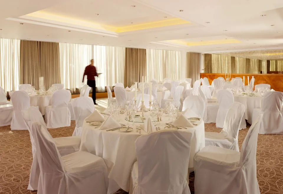Royal Garden Hotel