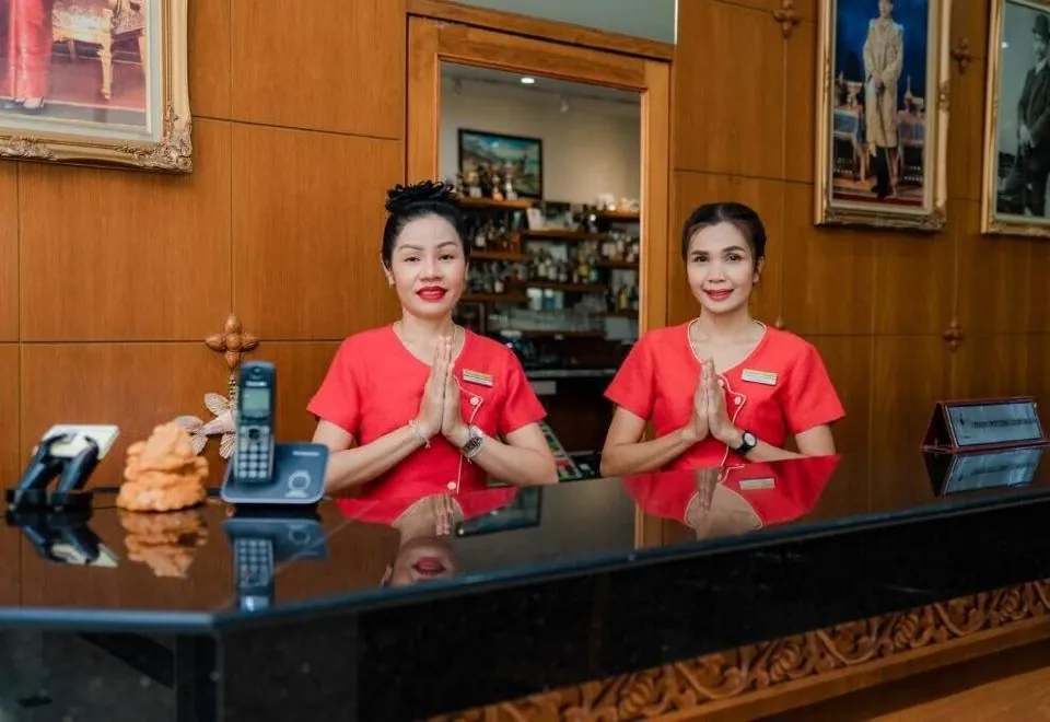 Whitehouse Condotel
