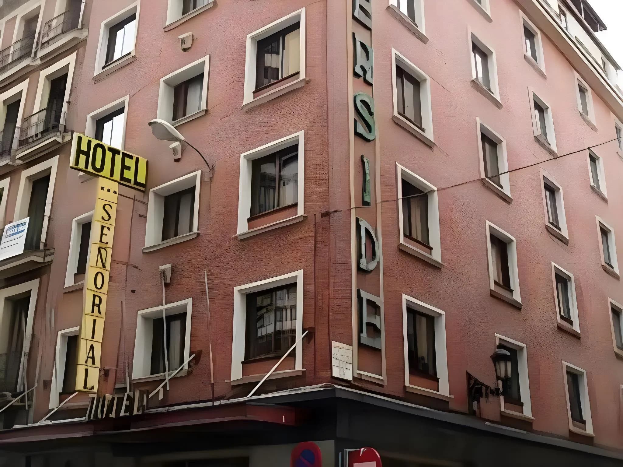 Senorial Hotel