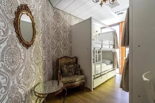 Hostelle - Female Only Hostel