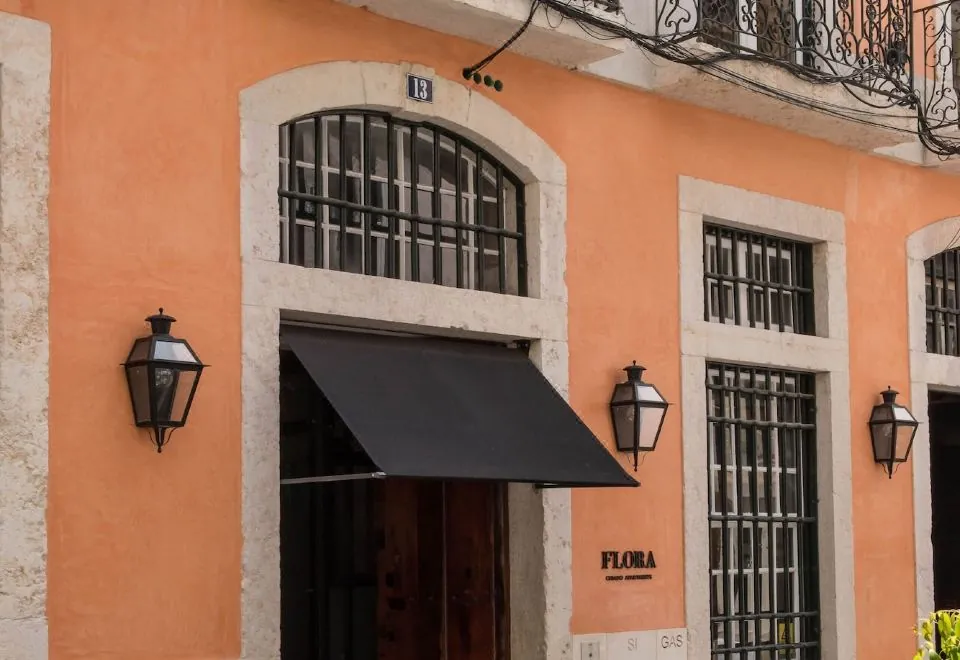 Flora Chiado Apartments
