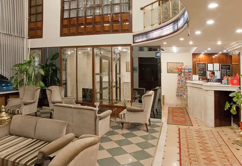 Avlonya Hotel