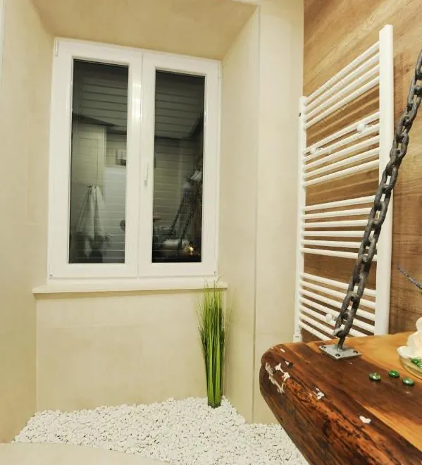 Silver & Gold Luxury Rooms