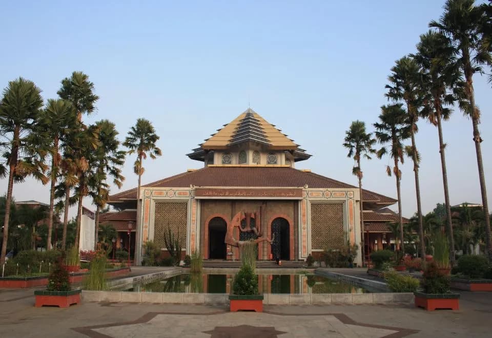 MashBrow Hostel