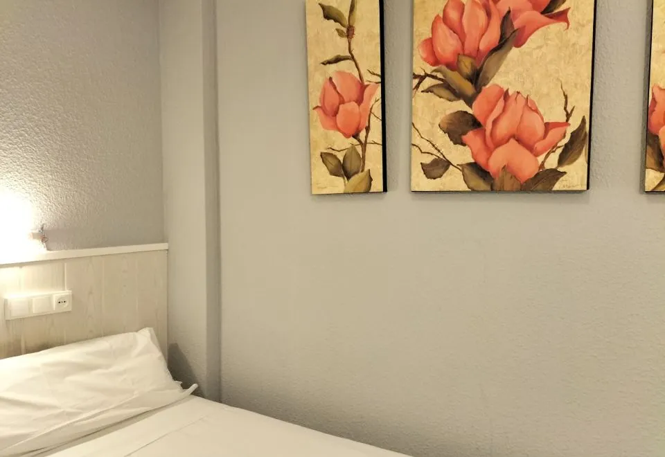 Hostal Albero by Gaiarooms
