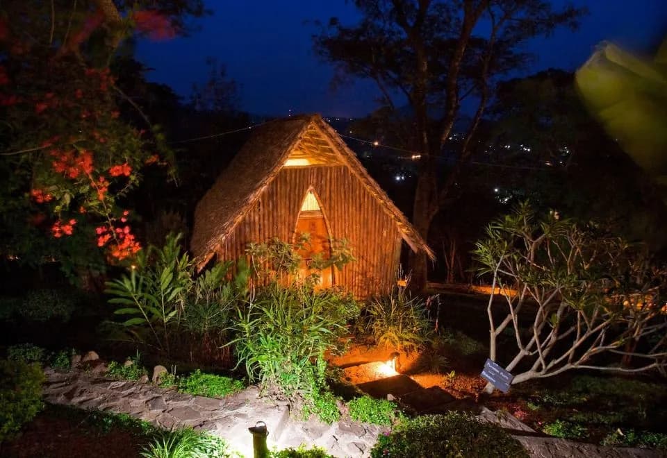 Karama Lodge