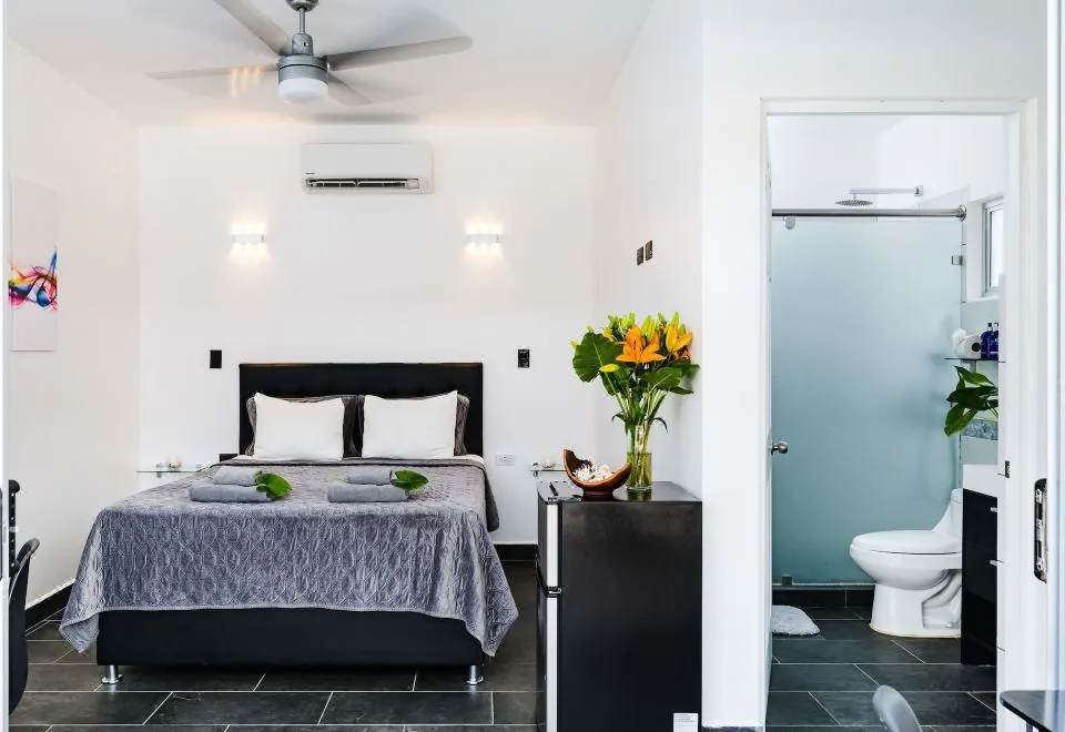 In the Shade Hotel - Coworking - 300Mbit - Adults Only