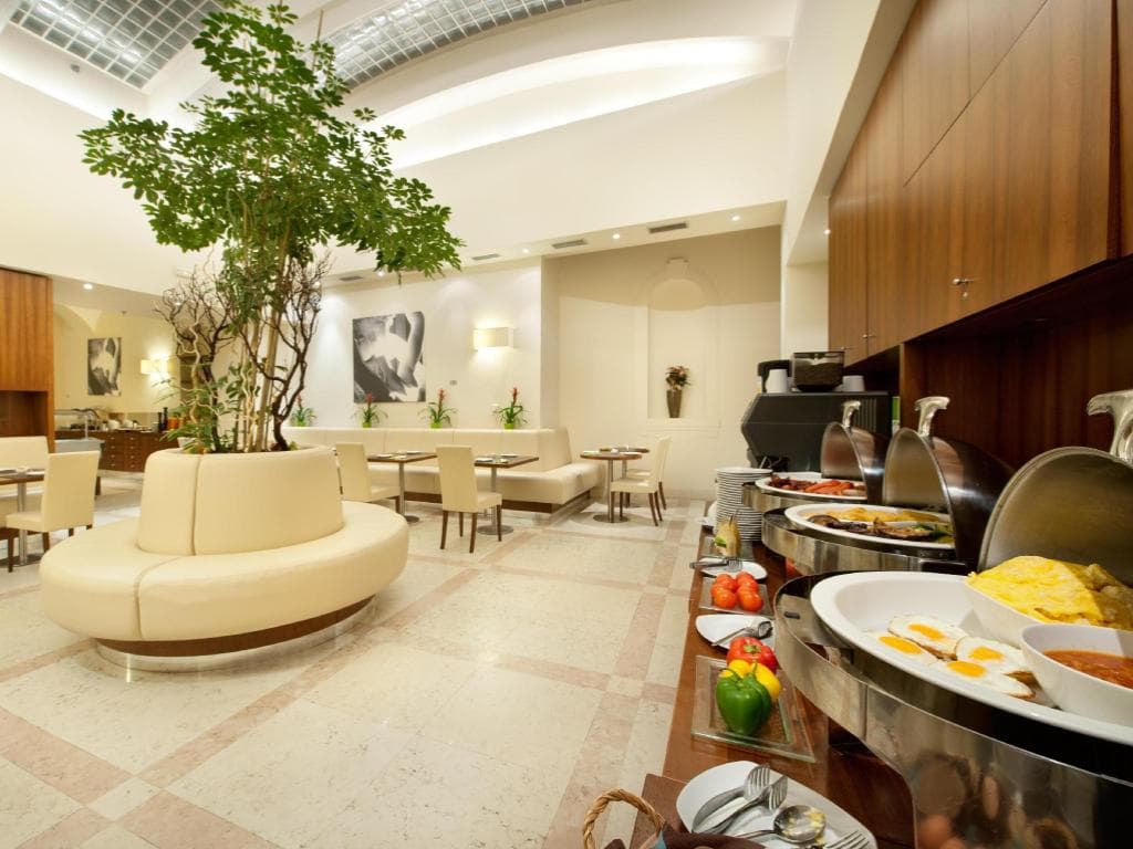 Hotel Maestro by Adrez