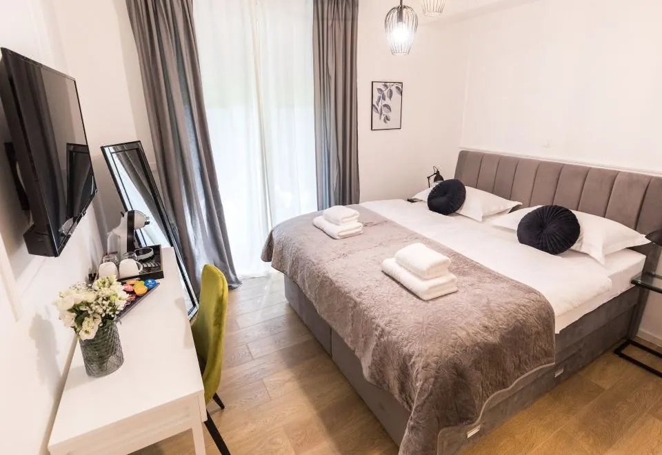 Luxury Rooms with Balcony